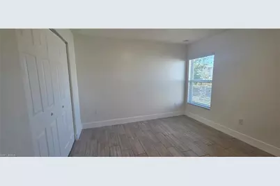 910 SW 7th Ct, Cape Coral, FL 33991 - Photo 8