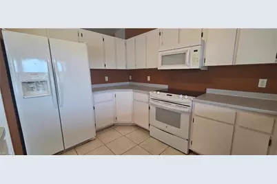 1828 NE 13th Pl, Cape Coral, FL 33909 - Photo 8