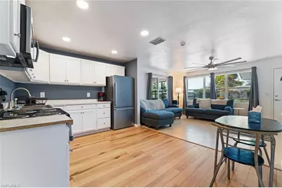 1006 April Ln, North Fort Myers, FL 33903 - Photo 10