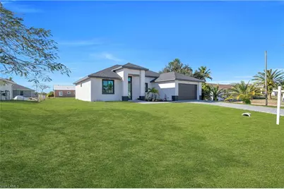 2204 NE 14th Pl, Cape Coral, FL 33909 - Photo 2