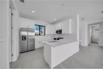 2204 NE 14th Pl, Cape Coral, FL 33909 - Photo 12