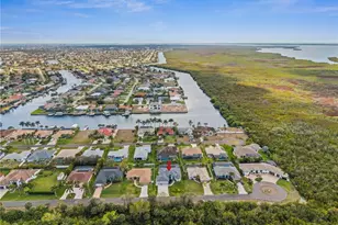 2926 Miracle Pkwy, Cape Coral, FL 33914 - Photo 38