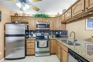 9270 Lake Park Dr, Fort Myers, FL 33919 - Photo 8