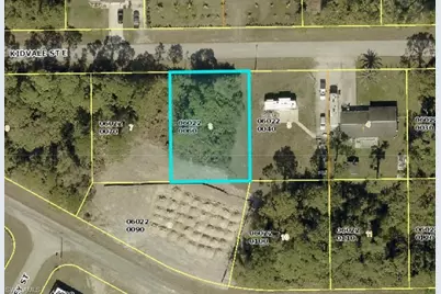 868 Kidvale St, Lehigh Acres, FL 33974 - Photo 2