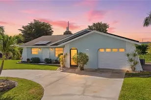 118 SE 44th Terrace, Cape Coral, FL 33904 - Photo 2