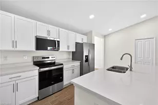 2500 NW 8th Pl, Cape Coral, FL 33993 - Photo 8