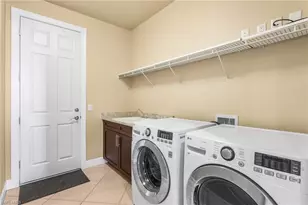 1921 SW 54th St, Cape Coral, FL 33914 - Photo 32