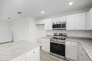 726 Camilla St E, Lehigh Acres, FL 33974 - Photo 12