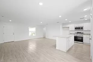 726 Camilla St E, Lehigh Acres, FL 33974 - Photo 10