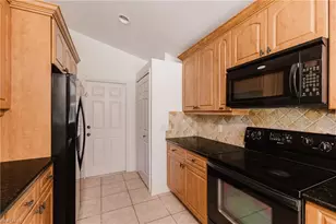 9841 Las Casas Dr, Fort Myers, FL 33919 - Photo 12