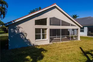 9841 Las Casas Dr, Fort Myers, FL 33919 - Photo 30