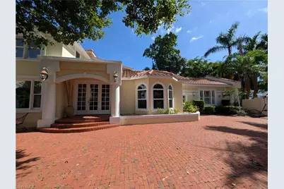 2878 Valencia Way, Fort Myers, FL 33901 - Photo 4