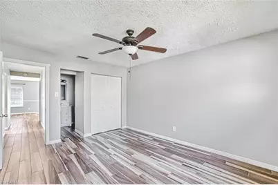 42 Temple Ct, Lehigh Acres, FL 33936 - Photo 8