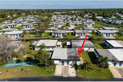 42 Temple Ct, Lehigh Acres, FL 33936 - Photo 22