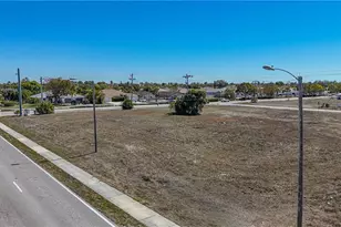 804 Gleason Pkwy, Cape Coral, FL 33914 - Photo 16