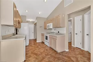 2202 SW 39th St, Cape Coral, FL 33914 - Photo 8