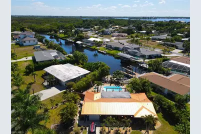 1704 Cascade Way, North Fort Myers, FL 33917 - Photo 2