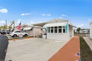 157 Caravan Circle, North Fort Myers, FL 33903 - Photo 4