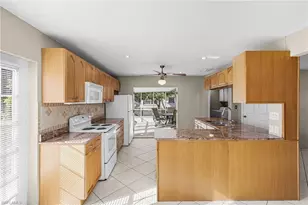 2119 Hibiscus Rd, Fort Myers, FL 33905 - Photo 10