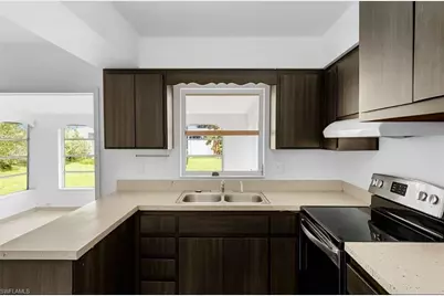 213 SE 47th St, Cape Coral, FL 33904 - Photo 6