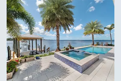 911 Aqua Ln, Fort Myers, FL 33919 - Photo 6