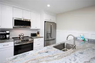 827 E Gulf Dr, Sanibel, FL 33957 - Photo 12