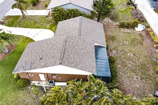 1913 SE 15th Pl, Cape Coral, FL 33990 - Photo 24