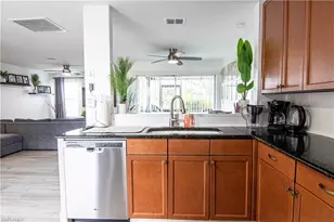 1913 SE 15th Pl, Cape Coral, FL 33990 - Photo 4