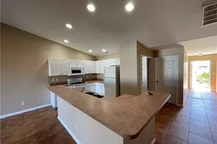 621 SE 46th Ter, Cape Coral, FL 33904 - Photo 8