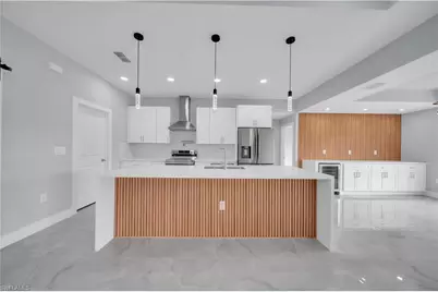 2600 38th St SW, Lehigh Acres, FL 33976 - Photo 8