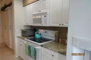 10391 Butterfly Palm Dr, Fort Myers, FL 33966 - Photo 8