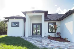 913 Glenn Ave, Lehigh Acres, FL 33972 - Photo 2