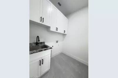 913 Glenn Ave, Lehigh Acres, FL 33972 - Photo 32