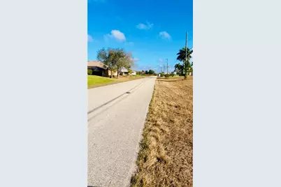 1139 NW 9th Pl, Cape Coral, FL 33993 - Photo 1