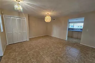 1221 SE 46th Ln, Cape Coral, FL 33904 - Photo 4