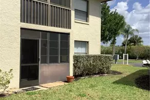 9261 Central Park Dr, Fort Myers, FL 33919 - Photo 4