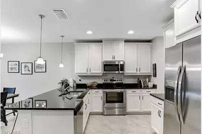 12123 Mahogany Cove St, Fort Myers, FL 33913 - Photo 4