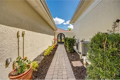 26 Carrotwood Ct, Fort Myers, FL 33919 - Photo 44