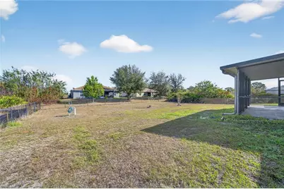 2710 61st St W, Lehigh Acres, FL 33971 - Photo 32