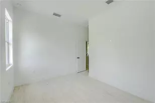 940 Lakeside Dr, Lehigh Acres, FL 33974 - Photo 18