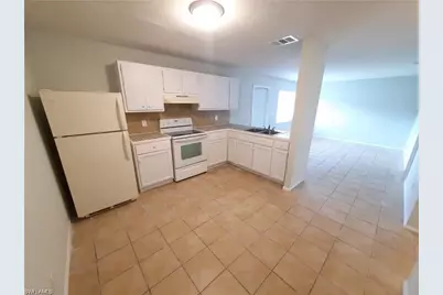 198 Charlotte Ave, Fort Myers, FL 33916 - Photo 2