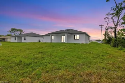 541 Chalet Ave S, Lehigh Acres, FL 33974 - Photo 4