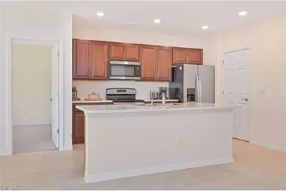 1009 Jacaranda Pkwy E, Cape Coral, FL 33909 - Photo 10