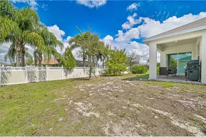 1009 Jacaranda Pkwy E, Cape Coral, FL 33909 - Photo 26