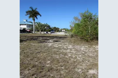 7758 Breakwater Ct, Bokeelia, FL 33922 - Photo 14