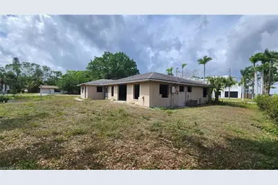 4528 E Riverside Dr, Fort Myers, FL 33905 - Photo 14