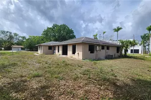 4528 E Riverside Dr, Fort Myers, FL 33905 - Photo 14