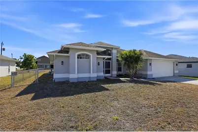 410 SE 7th St, Cape Coral, FL 33990 - Photo 2