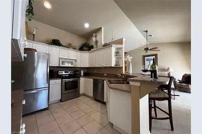 546 SE 4th St, Cape Coral, FL 33990 - Photo 6