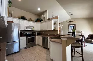 546 SE 4th St, Cape Coral, FL 33990 - Photo 6